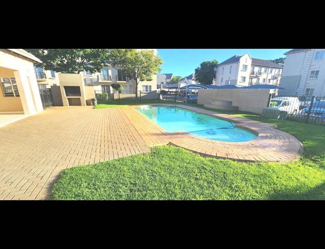 2 BEDROOM TOWNHOUSE FOR SALE IN KLIPPOORTJIE